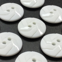 Football Swirl Buttons White (18mm/28L)