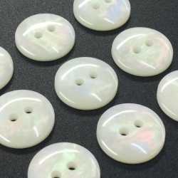 Cream Mother of Pearl Buttons (15mm/24L)