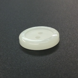 White Easy Match Ring-Edged Buttons (16mm/26L)