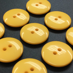 Yellow Smarties Buttons (20mm/32L)