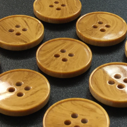 Artificial Wood Buttons Light (20mm/32L)