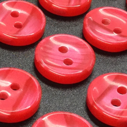Lined Buttons (12mm/20L) Strawberry Red