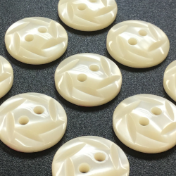 Cut Rose Buttons Cream (15mm/24L)