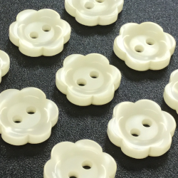Floral Buttons with Pearl Finish Cream (12mm/20L)