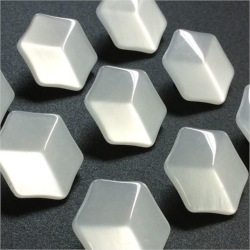 Hexagonal Buttons (18mm/28L) Classic White
